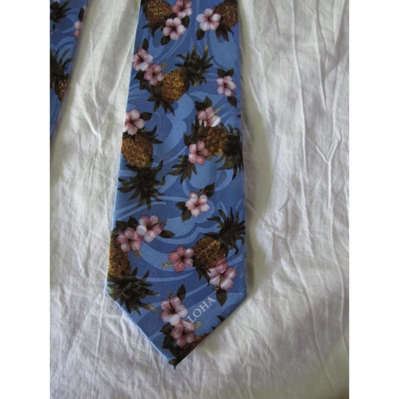 Beautiful Tropical Hawaii ALOHA Pineapple Hibiscus Hand made Neck Tie Blue - Picture 2 of 6